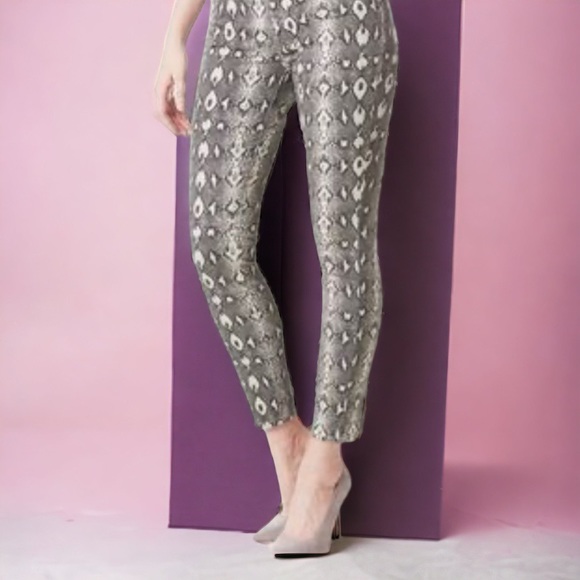 NICOLE MILLER: Soho High-Rise Skinny Jeans in Snake Print 🐍 - Picture 1 of 9